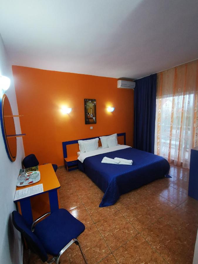 Hotel Vila Oranj à Costinesti Extérieur photo