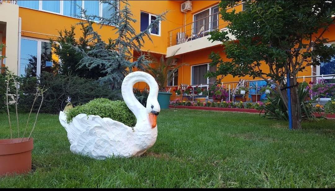 Hotel Vila Oranj à Costinesti Extérieur photo